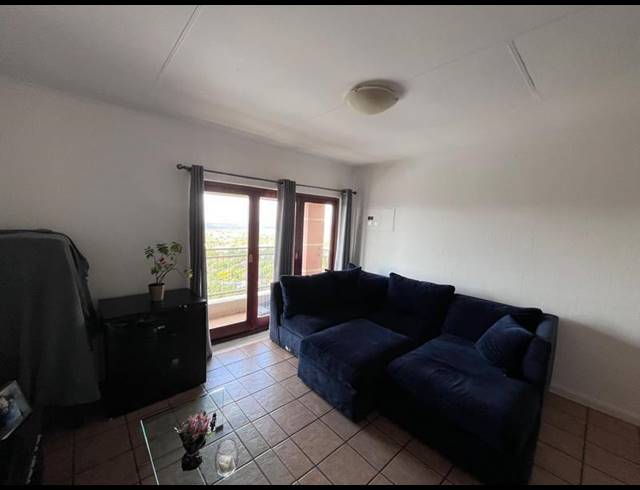 2 BEDROOM TOWNHOUSE FOR SALE IN CONSTANTIA KLOOF